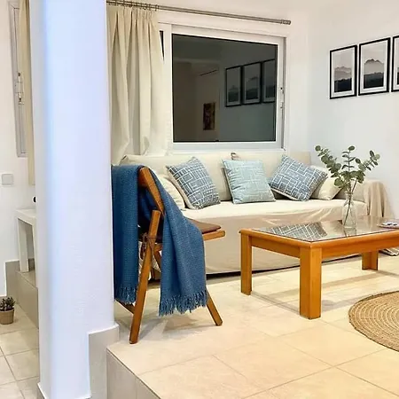 Chic White Marsis Paros 펜션 Glifades
