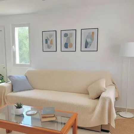 Chic White Marsis Holiday home